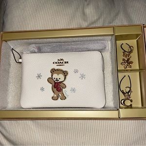 Coach Boxed Corner Zip Wristlet With Bear Snowflake Motif